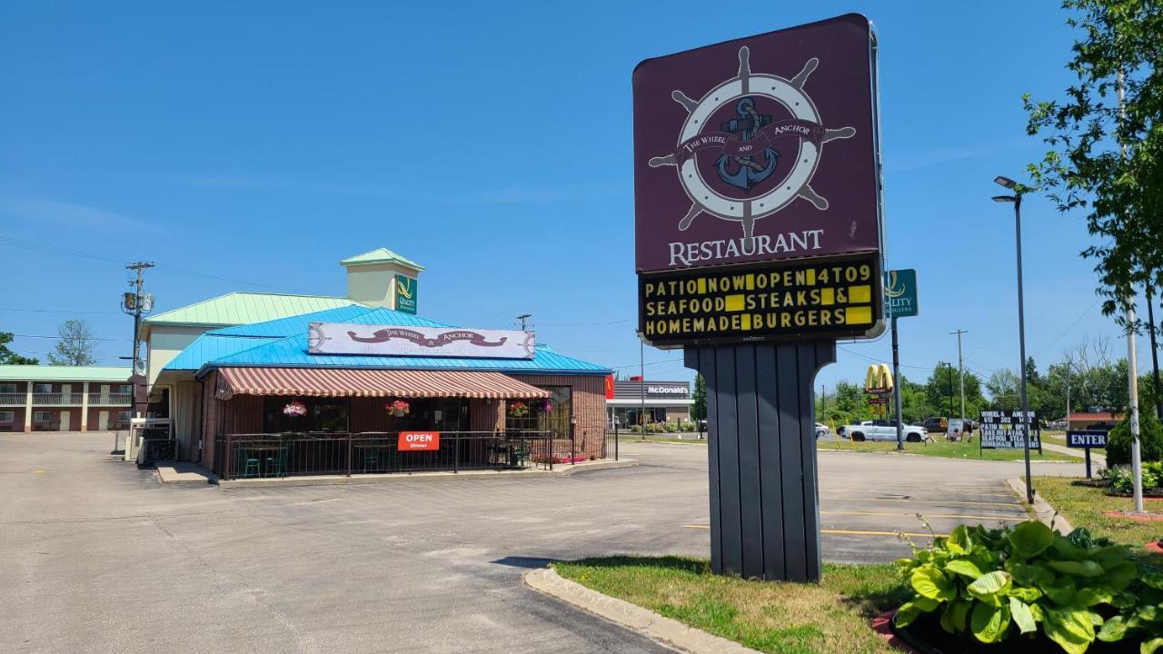 Quality Inn & Suites 1000 Islands Gananoque Exterior foto